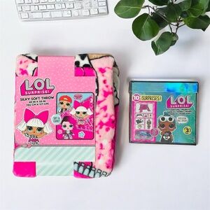 L.O.L. Surprise Silky Soft Throw 40" x 50" & Furniture Play Set NEW